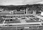 Vue de hauteur sur la place de l'empire, vers 1950