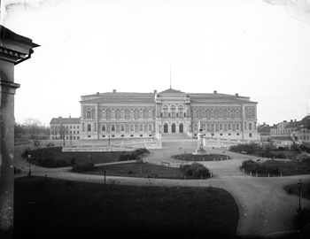 უნივერსოტეტის მთავარი შენობა. 1889 წლის 1 იანვარი.