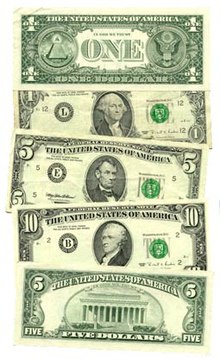 El dólar estadounidense es la divisa en circulación más tarde extendida del mundo. Después le sigue el euro.