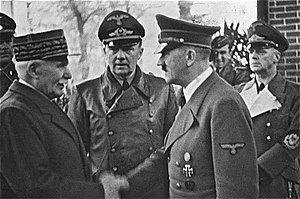 Paul Schmidt vid ett möte mellan Adolf Hitler och Philippe Pétain i oktober 1940. Längst till höger ses utrikesminister Joachim von Ribbentrop.