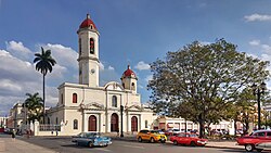 Catedral da Puríssima Conceição, parte do centro histórico de Cienfuegos.