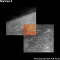 Mozaik okvira 1 i 2 Marsovska atmosfera vidljiva je preko ruba planeta.