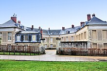 Vue extérieure du Château Neuf.