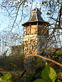 Le château d'eau, en ruines.