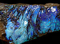 Dunkler (schwarzer) Opal, Rohstein