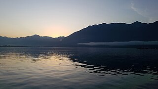 Sonnenaufgang am Lago Maggiore.jpg