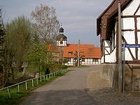 Dorfkern mit Blick auf die Kirche