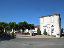 The town hall in Clam