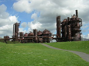 Hulking ruins at Gas Works Park, Lower Wallingford