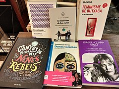 Lot de llibres 1 Les 100 Dones de la BBC.jpg