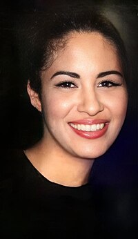 Selena in 1995.jpg