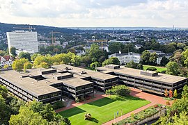 تم استخدام مبنى المستشارية الاتحادية في بون من عام 1976 حتى عام 1999 (حتى انتقال الحكومة إلى برلين) كمقر للمستشار.