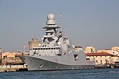 Fregat kelas FREMM (Perancis sebagai fregat oleh Belanda, tetapi ukuran dan kemampuannya dianggap sebagai kapal perusak)