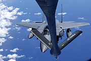KC-135とともに空中給油訓練を行うF-15K