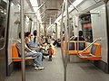 Interior del los nuevos trenes del Metro de Santiago. Chile 2006