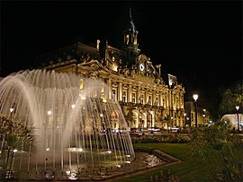 Jean Jaures Meydanı'nda Tours Belediye Sarayı