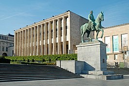 De Koninklijke Bibliotheek en het ruiterstandbeeld van Koning Albert I