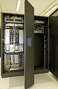Capot arrière d'un IBM System z9 ouvert