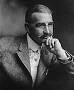 L. Frank Baum (1911).jpg