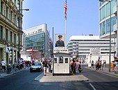 Checkpoint Charlie mot öst