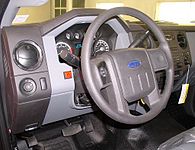 "פורד סופר דיוטי" דגם "F-550" - מבט לתא הנהג