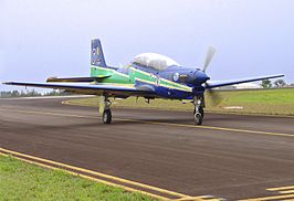 Een Tucano van het rookeskader van de Braziliaanse luchtmacht.