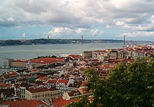 Lisboa, Vista sobre a Baixa e Tejo.jpg