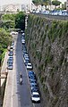 Le mura di Santa Chiara, con le successive mura del Prato fotografate dal ponte monumentale, costruito a fine Ottocento ove anticamente sorgeva la Porta degli archi, riconoscibile a metà fra i due tratti di mura ove venne spostata nello stesso periodo.