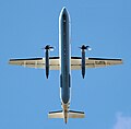 Avión de la aerolíneas Flybe, Bombardier Dash 8 Q400 impulsado con hélices y con alas que presentan una elevada aspect ratio