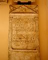 Stele funeraria romana con epigrafe