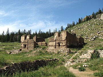 Рушевине храма из 1749. године у комплексу манастира Мањушри