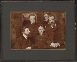 De Kosmikerkreis met Karl Wolfskehl, Alfred Schuler, Ludwig Klages (midden), Stefan George en Albert Verwey. Foto: Karl Bauer (1902)