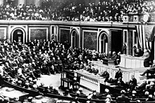 Sál kongresu USA během projevu prezidenta Wilsona