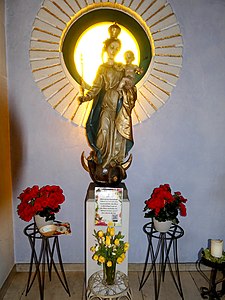 Mutter-Gottes-Statue am Ausgang