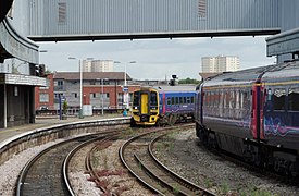 Bristol Temple Meads railway station MMB B1 158952 43037.jpg