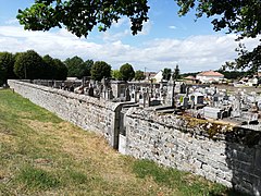 Cimetière Bellegarde-en-Marche.jpg