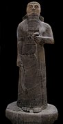 Estatua del rey proveniente de la ciudad de Aššur, Museo Arqueológico de Estambul.