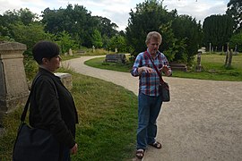 Cmglee Cambridge Mill Road Cemetery photowalk talk.jpg