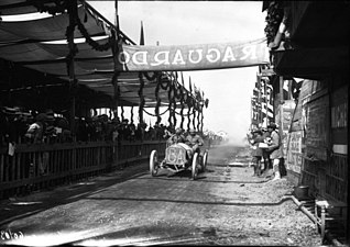 Jean Porporato finishing fourth at the 1908 race with Berliet.