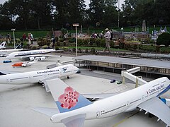 Madurodam Schiphol airport planes.jpg