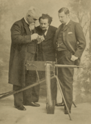Maxim, Cassier and Smith with Machine Gun for Germany - Cassier's 1895-04 (cropped).png