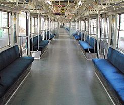 NHE車の車内