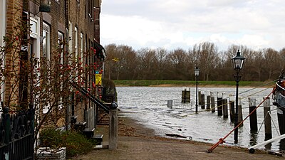 De Westhavenzijde ondergelopen tijdens storm