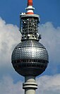 Lichtkreuz an der Turmkugel des Berliner Fernsehturms