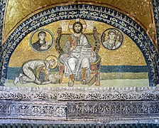 Ídem, mosaico de la Puerta Imperial (con el Emperador León VI posternándose ante Cristo).