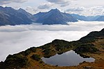 Paisaje lacustre cercano a la cima del monte Sunnig Grat, en el Cantón de Uri, Suiza