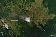 Kawah Ijen vulkan in kratersko jezero kot se vidi iz Landsata 8]]