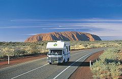 Lasseter Highway w okolicy Uluru.
