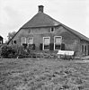 Boerderij met zijbaander en bakhuis