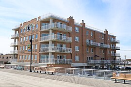 Building on Long Beach boardwalk